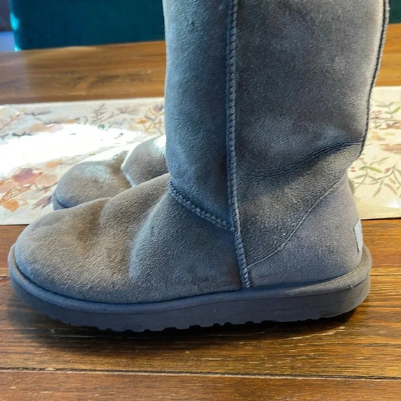 UGG Australia | Grey Leather Shearling | Shorty Boots | Women’s 7 - Picture 2 of 7
